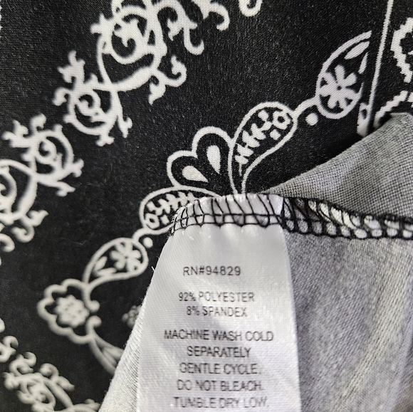 Derek Heart Black & White Knit Dress 2X - Picture 3 of 4